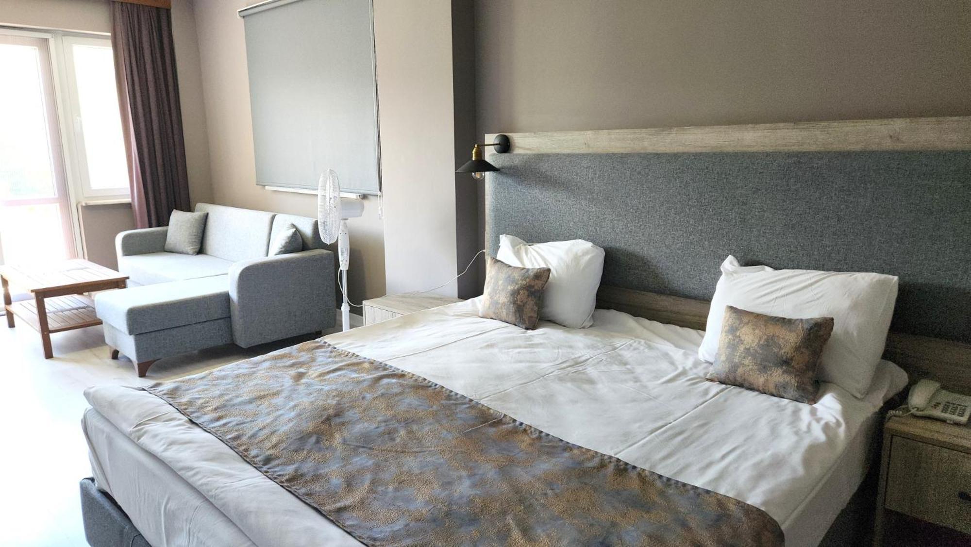 Hbs Polonezkoy Life & Garden Hotell Istanbul Exteriör bild